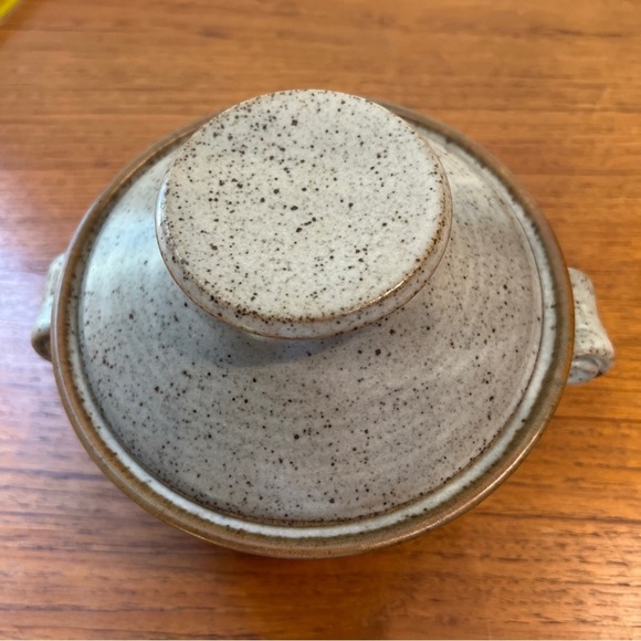 Beaver Flats Pottery Rocky Mountains, Alberta Canada Casserole Dish - Picture 7 of 10